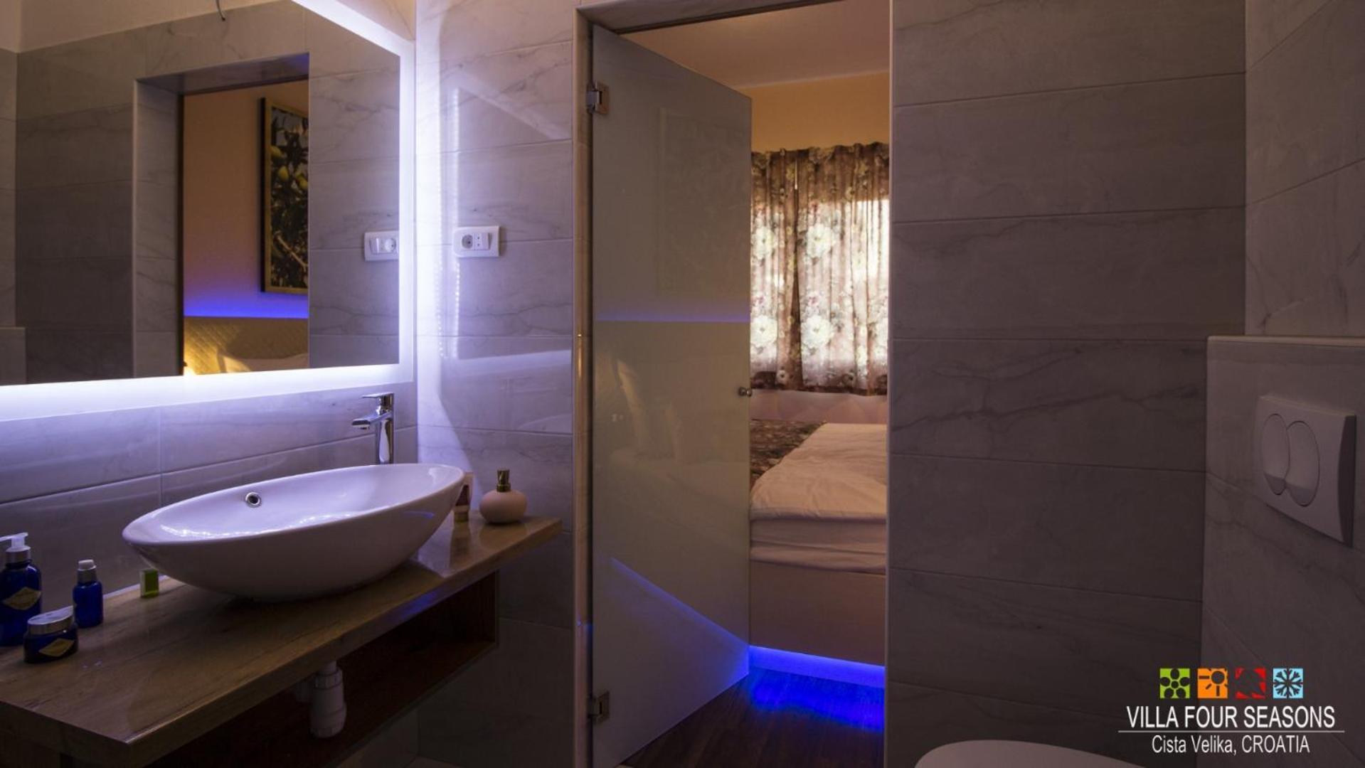 Villa Four Seasons, Heated Pool And 3 En-Suite Bathrooms Velika Čista Kültér fotó